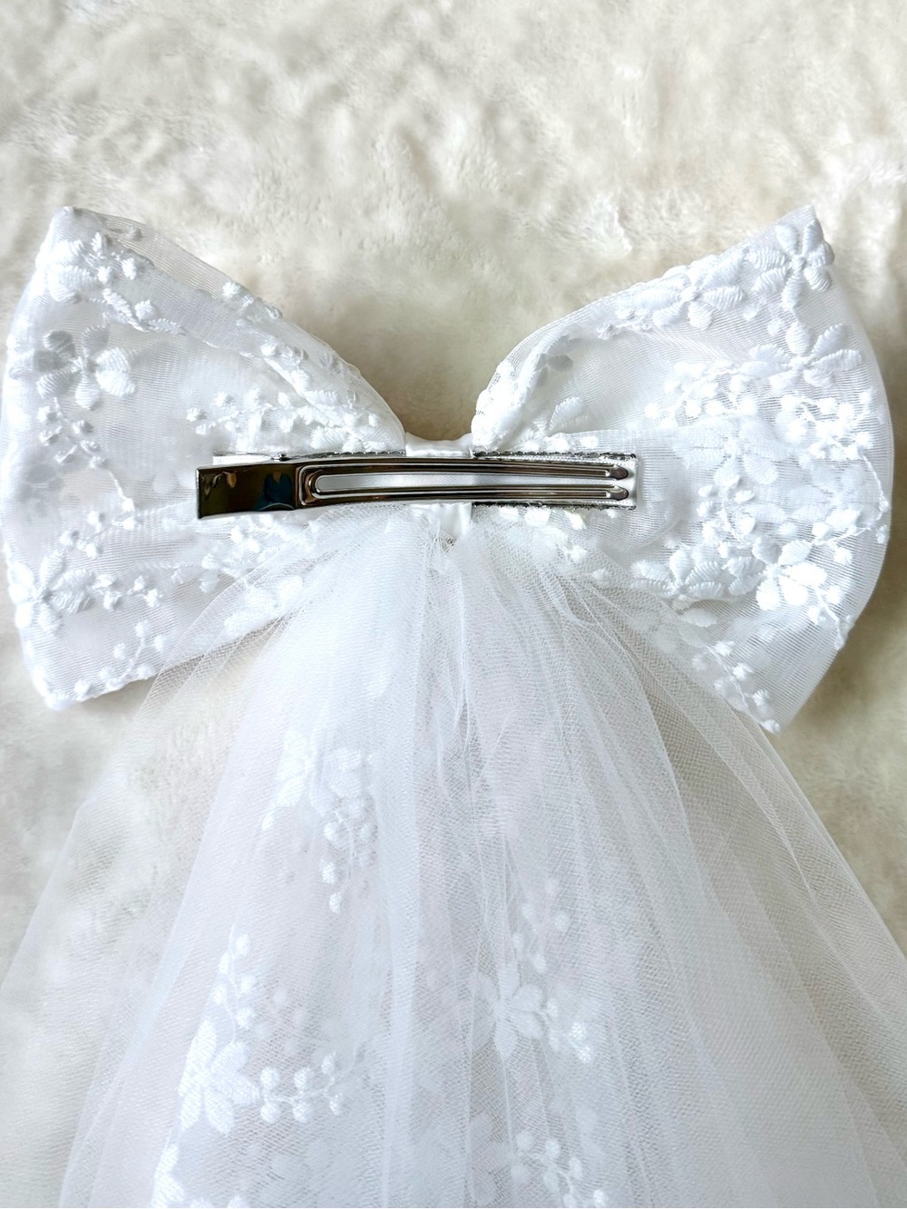 White Bridal Bow Veil, Lace Bow Wedding Veil, Embroidered Floral Veil Bow - Picture 11 of 11